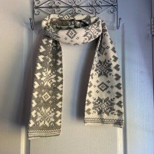 cute winter pattern scarf